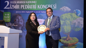 İzmir'de 7 Üniversitenin Ortaklaşa düzenlediği İzmir Pediatri Kongresi EÜ Atatürk Kültür Merkezinde Gerçekleeştirildi.